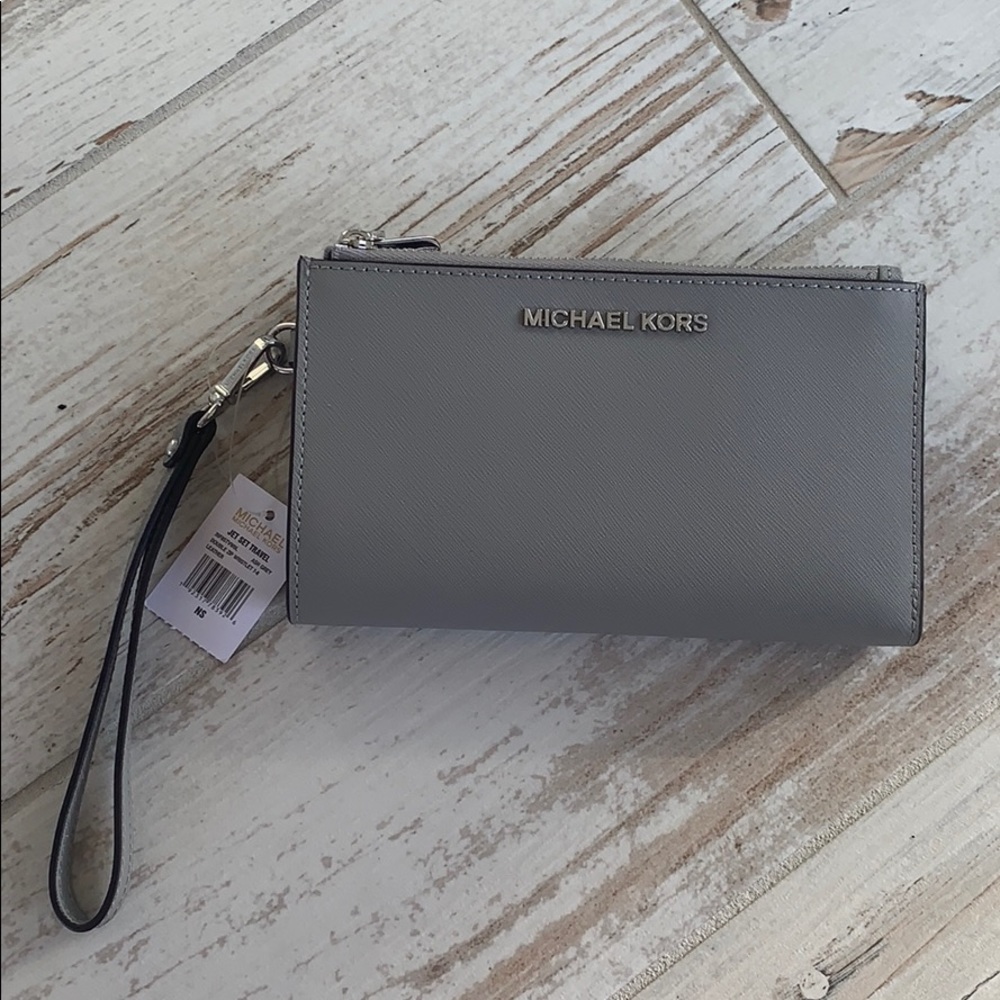 BNWT Michael Kors Jet Set Wristlet Ash Grey
